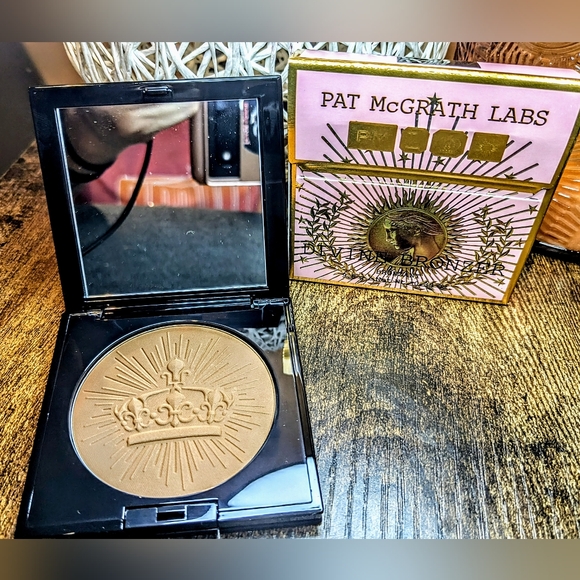 PAT McGRATH LABS Skin Fetish: Divine Powder Bronzer in Bronze Nirvana - Picture 12 of 16